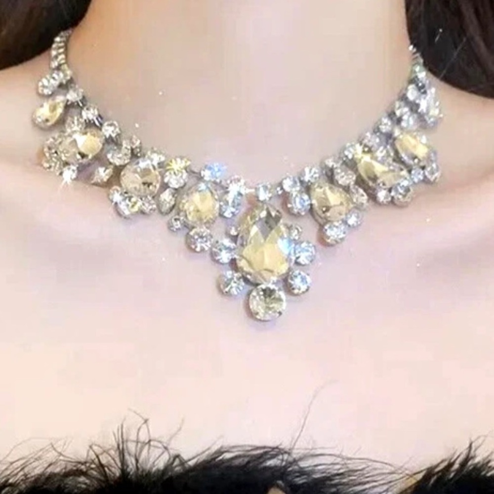 Fabulous rhinestone statement necklace choker NWOT bridal prom pageant wear - Picture 2 of 8